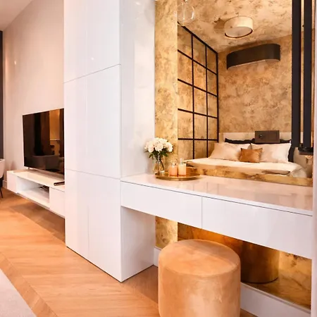 Апартаменти Wroapart - Staromiejski Bulwar By The River